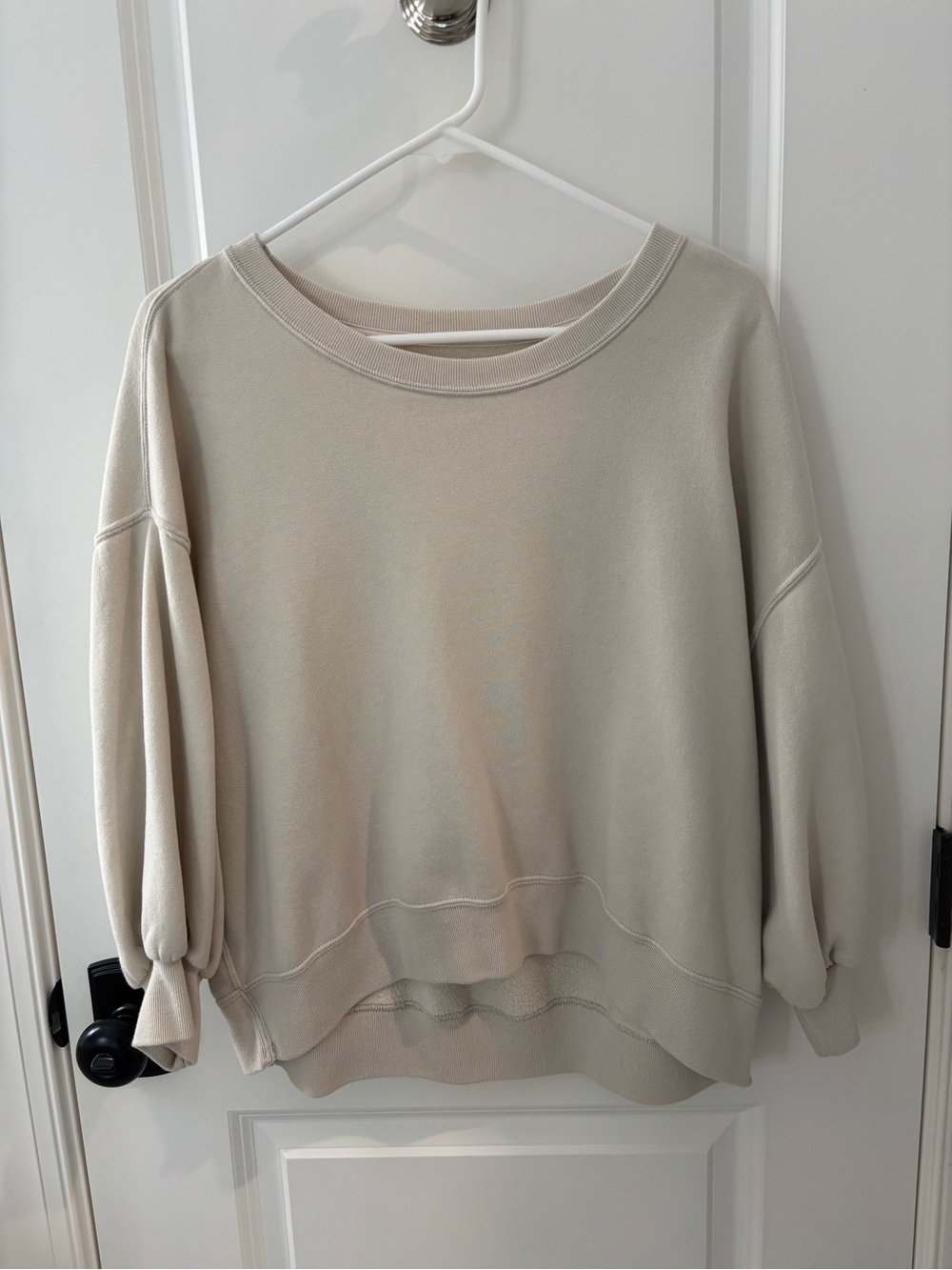 Women’s Relaxed Cropped Cream Crewneck Sweater